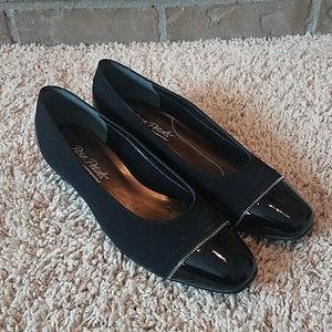 Black Rose Petals women's loafers size 7 1/2M - new in box
